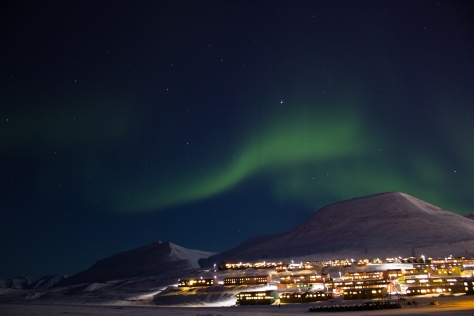 Svalbard_aurora_27feb_1