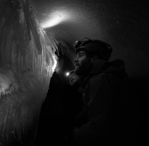 Svalbard_Larsbreen_caves_part_1_Tom_Jelte_ice_ribs