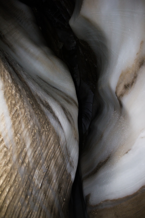 Svalbard_Larsbreen_caves_part_2_roof_wave