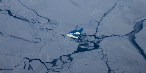 Svalbard_Departure_flight_Greenland_iceberg